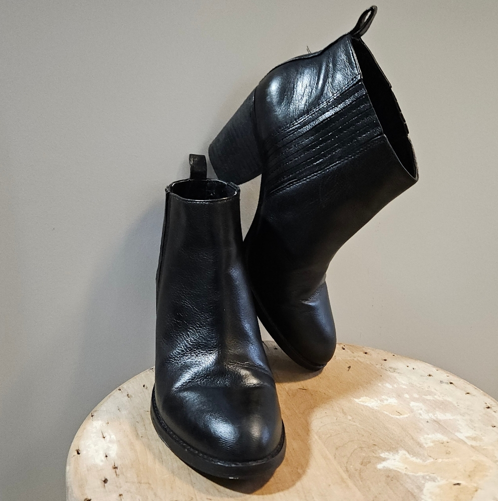 Nine West Fiffi leather Chelsea ankle boot 7